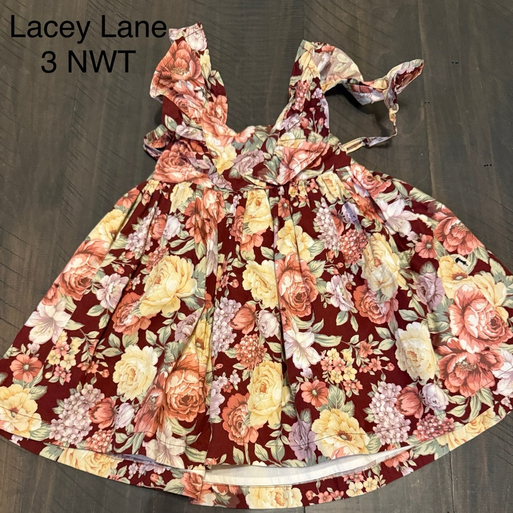 Lacey Lane
3T
NWT